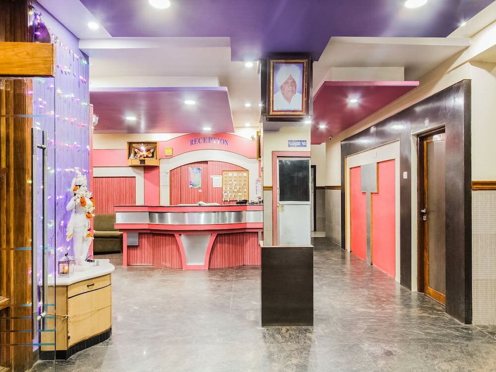 Фото Spot On 49517 Hotel Hoysala Deluxe Lodging & Restaurant