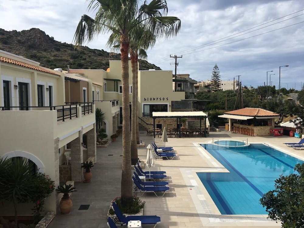 Фото Dionysos Apartments & Studios