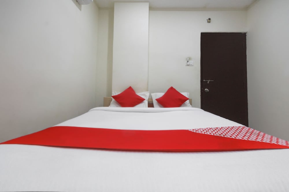 Фото Oyo 47565 Hotel Cm Residency
