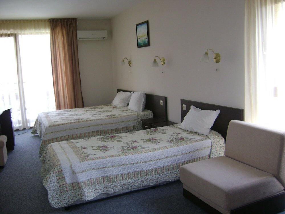 Фото Family Hotel Kandrovi