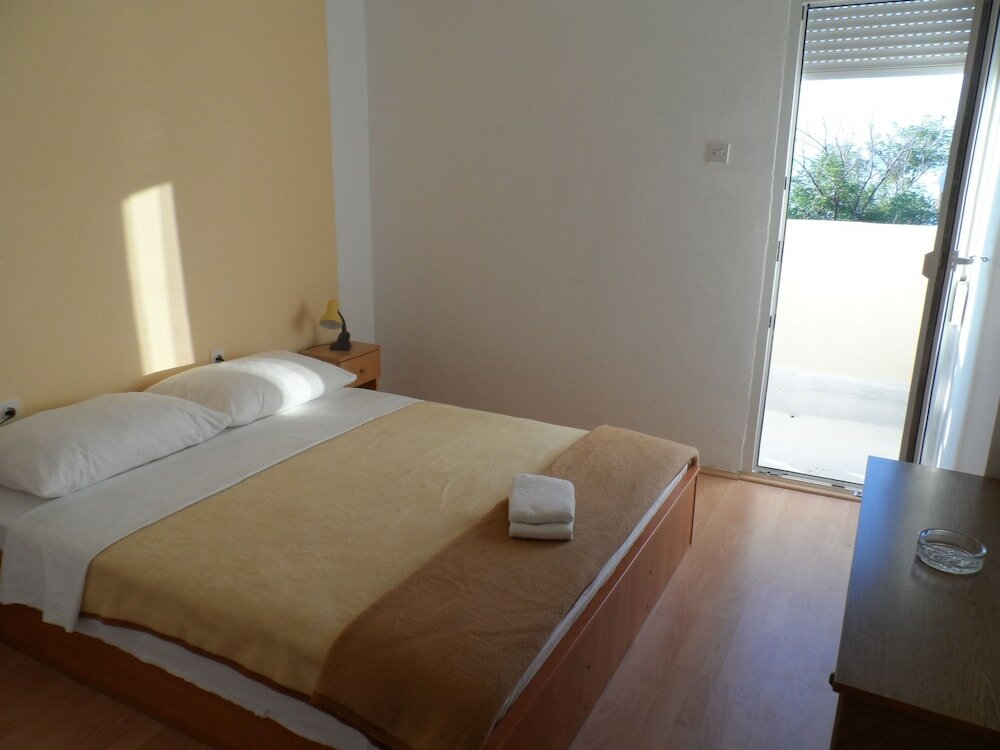 Фото Rooms and apartments Galeb