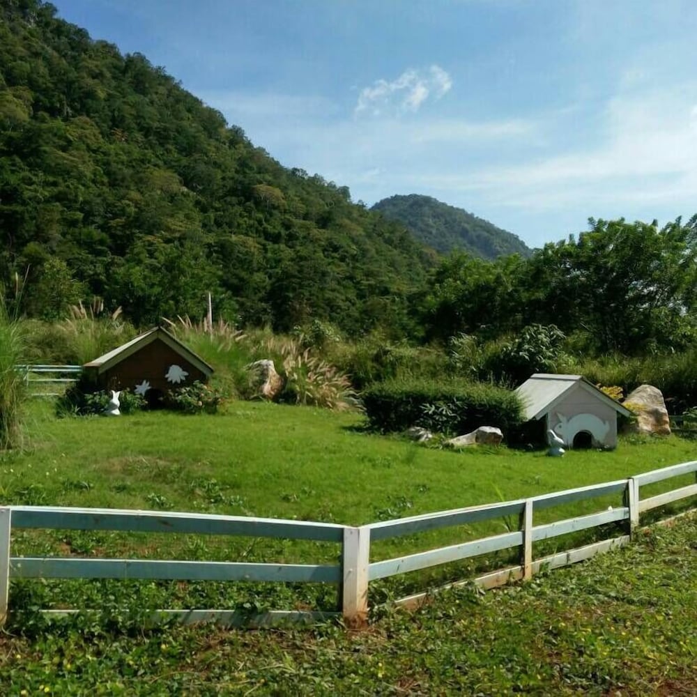 Фото Rabbit Hill Cafe and Resort @ Khao Yai