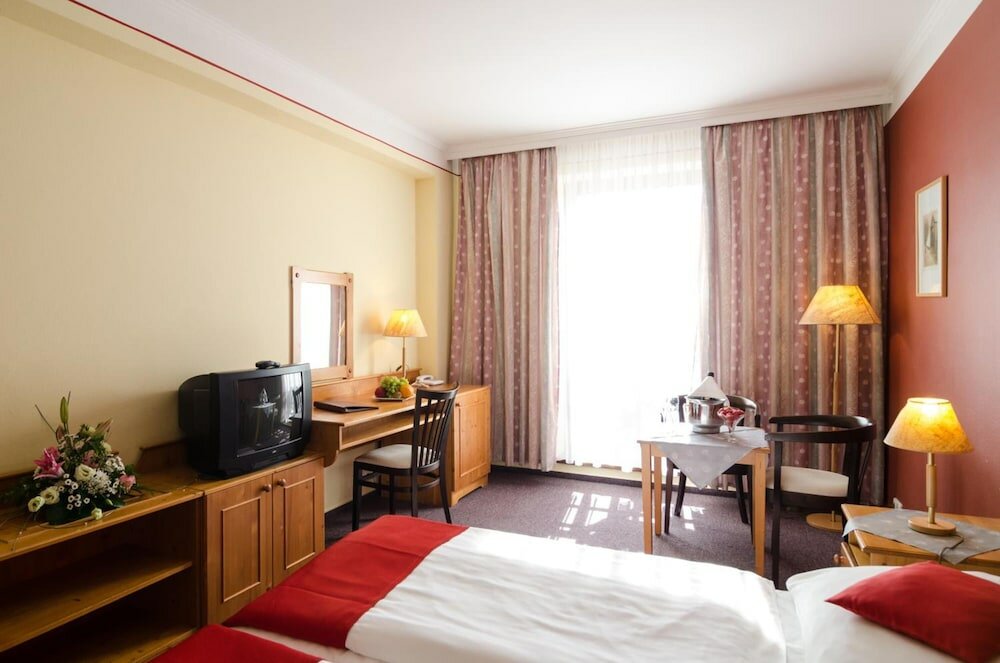 Фото Hotel Gendorf