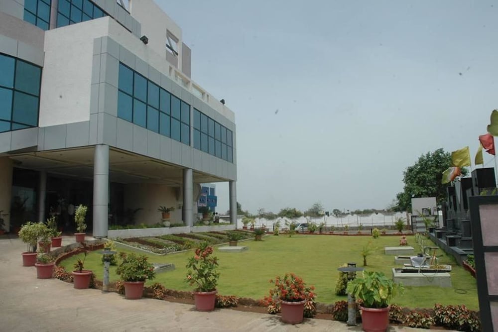 Фото Hotel Grand International