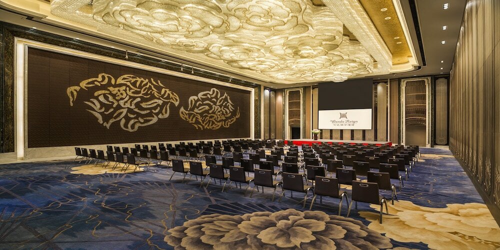 Фото Wanda Reign Chengdu