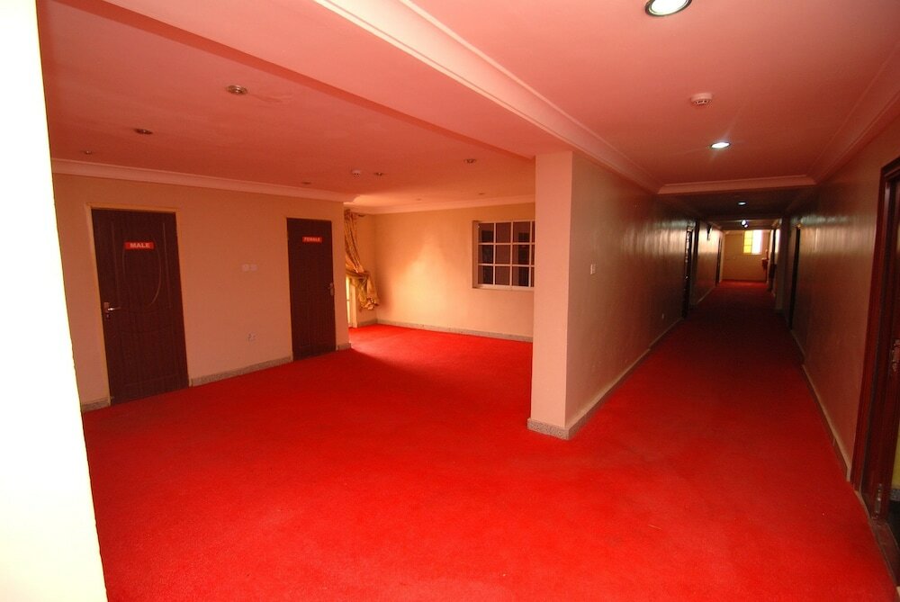 Фото Lapour Hotels Ltd