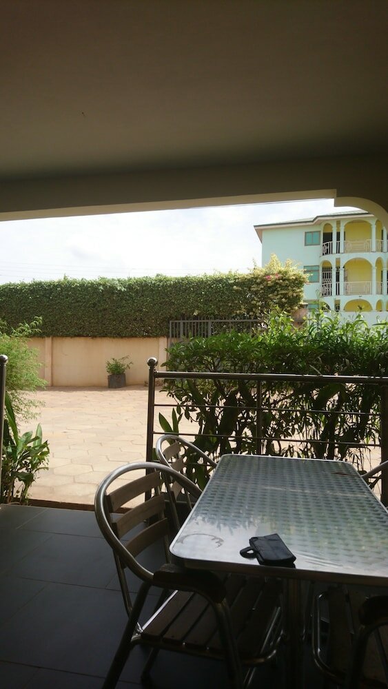 Фото The Golden Apple