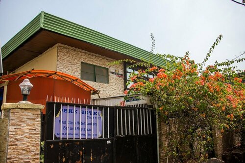 Гостиница Deke Hotel and Suites в Лагосе
