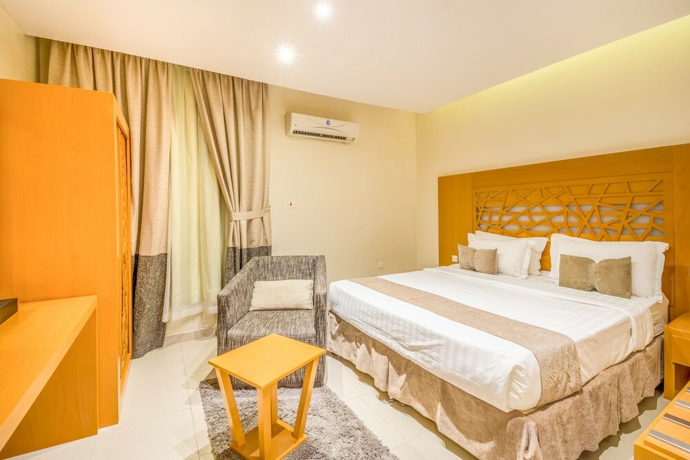 Фото Nayyara Specialist