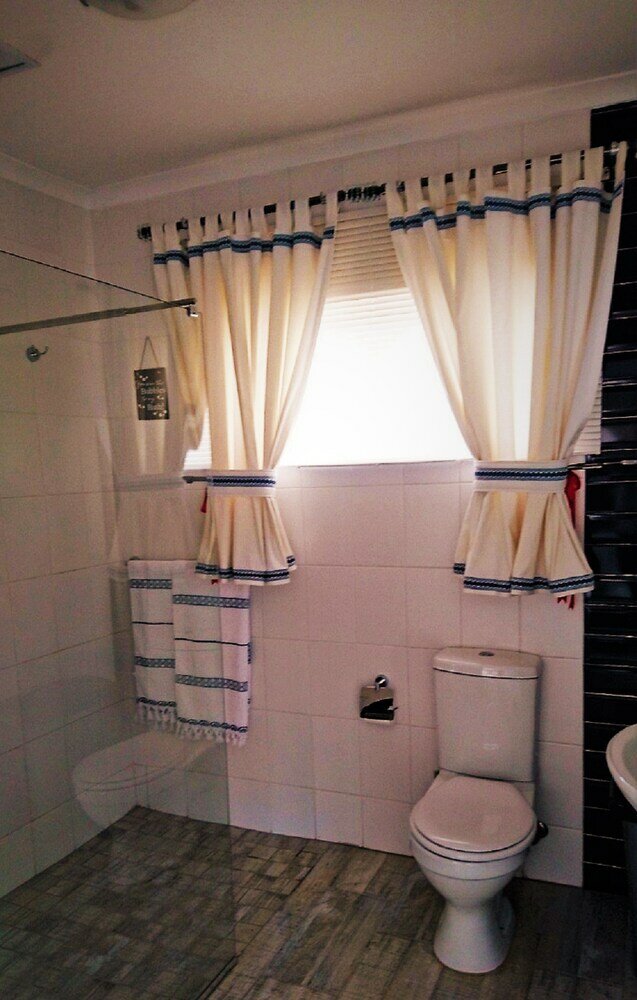 Фото Glenluce Guesthouse