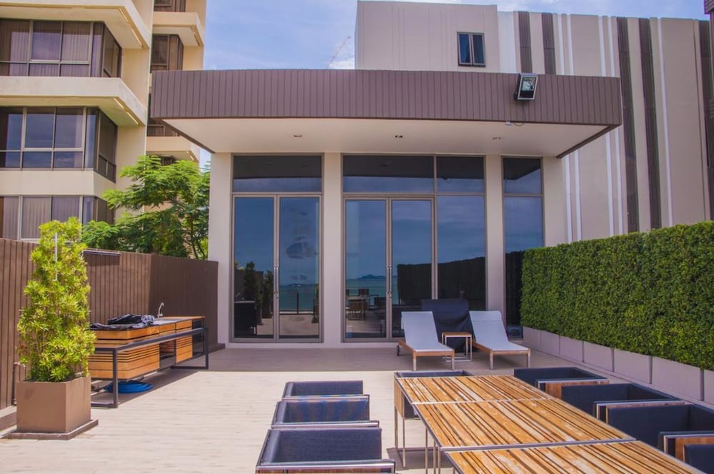 Фото Beachfront Sea View Baan Plai Haad