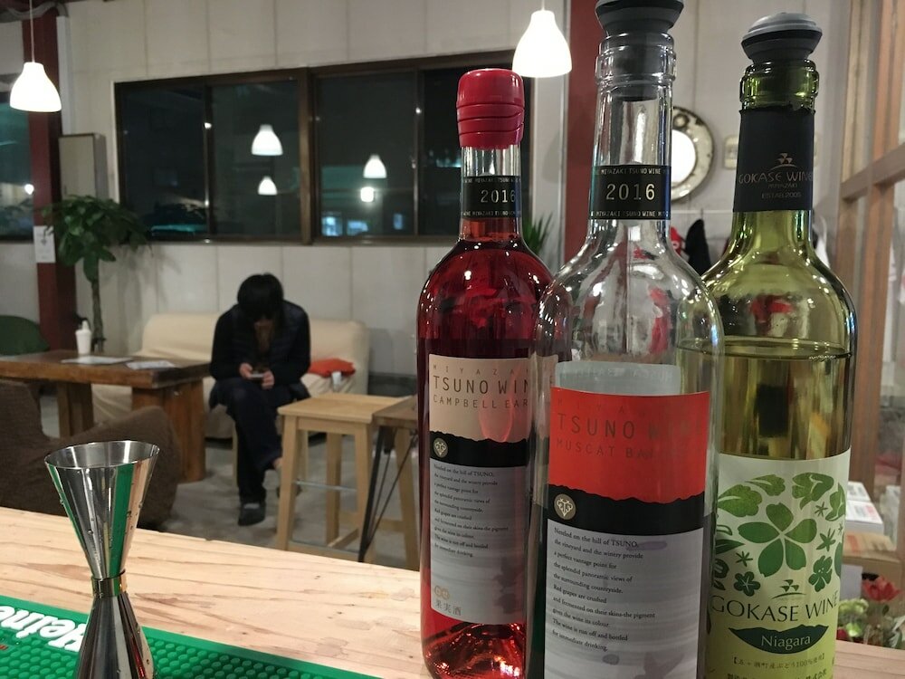 Фото Fan Aburatsu Sports Bar & Hostel