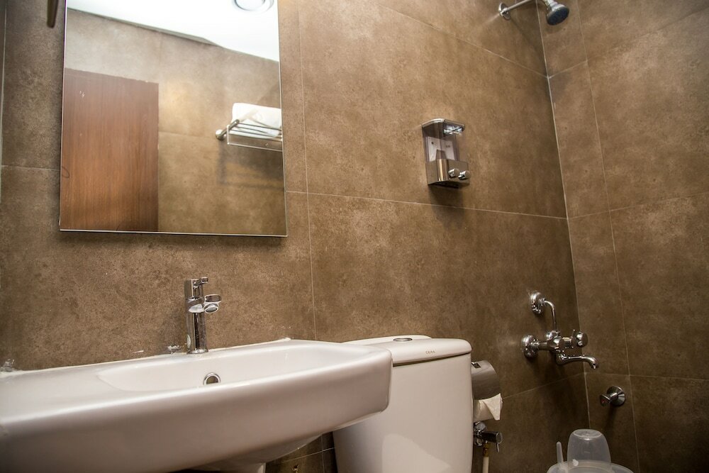 Фото Fabhotel Astra Suites Hsr Layout