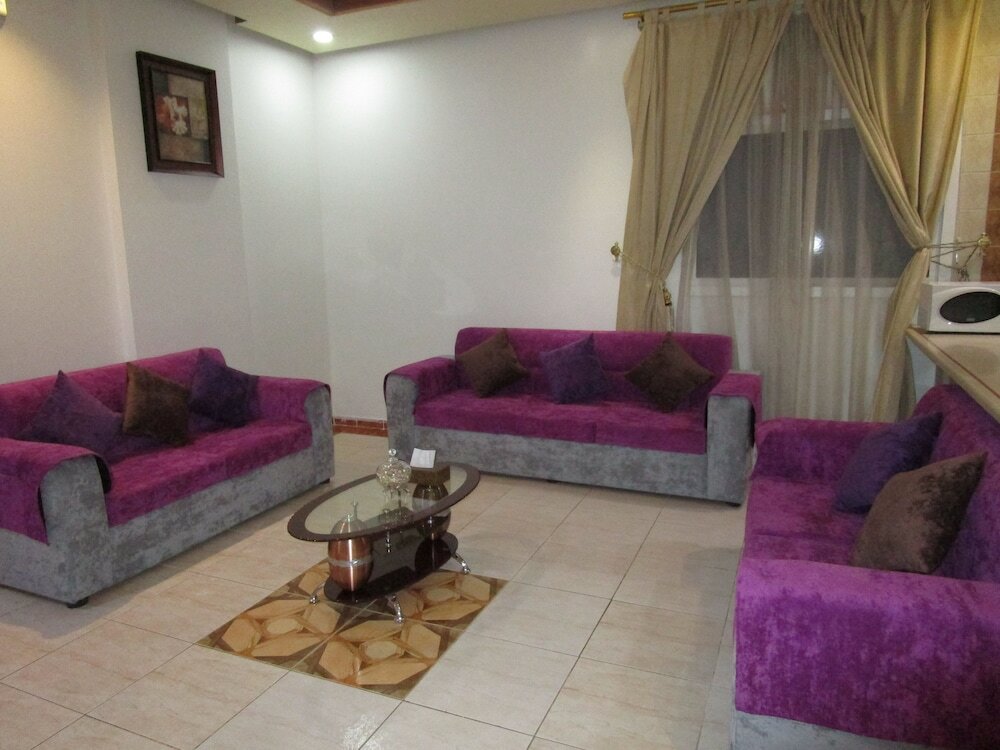 Фото Lamasat Al Hamra Furnished Apartments