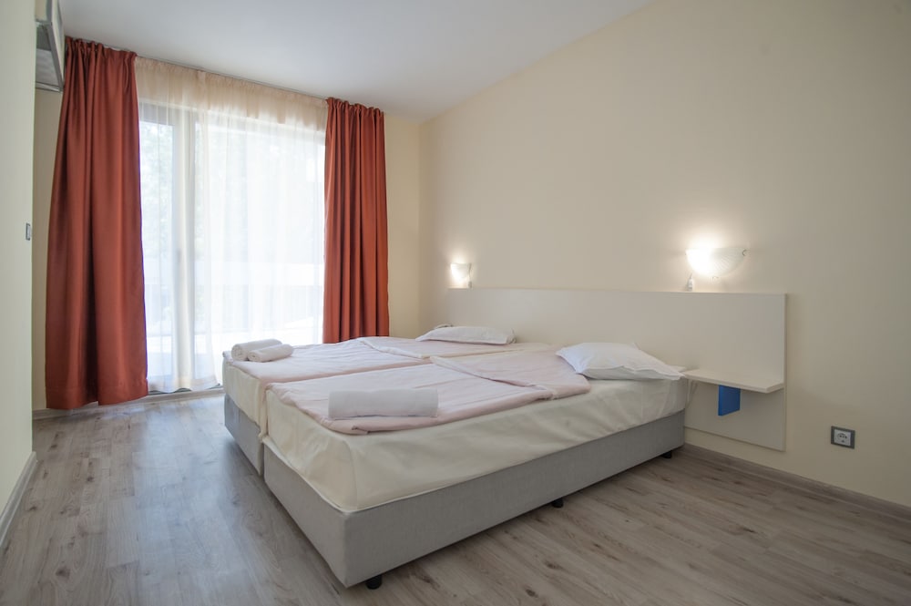 Фото Mariner's Suites