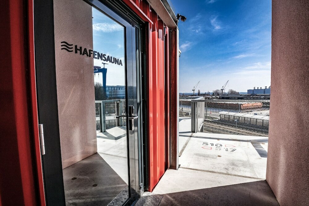 Фото Dock Inn Hostel Warnemünde