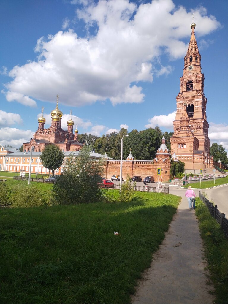 Достопримечательность Пещерный храм Архангела Михаила, Сергиев Посад, фото