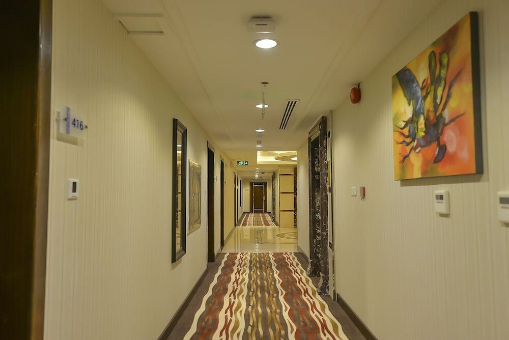 Фото Crown Town Hotel