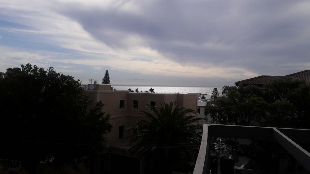 Фото Camps Bay Apartment