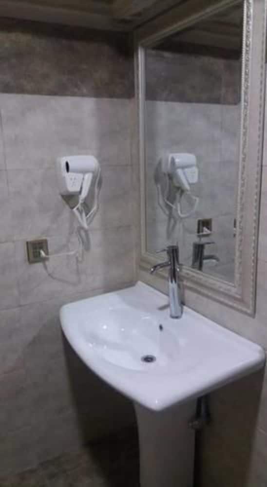 Фото Hotel Fortress Lahore