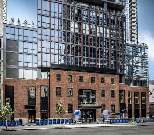 Гостиница Bisha Hotel Toronto в Торонто