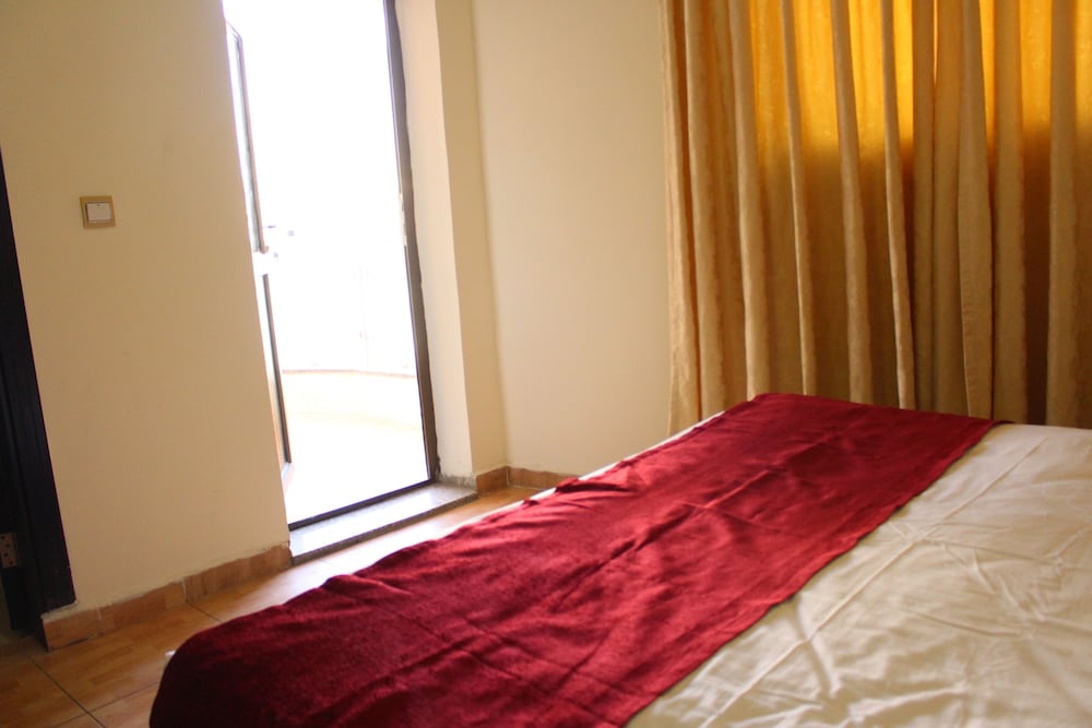 Фото Jawabreh Hotel & Suites