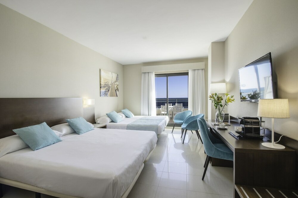 Фото Hotel Bahía Calpe by Pierre & Vacances