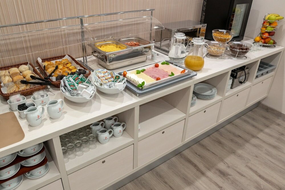 Фото Dinya Lisbon Hotel & Lounge Bar