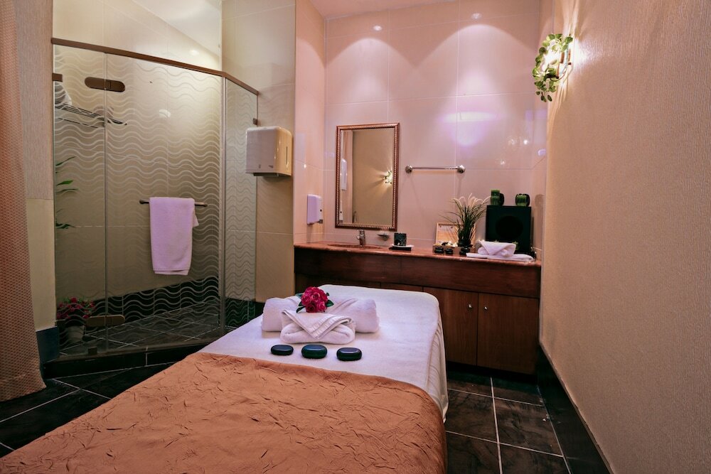 Фото Holiday Inn Kuwait Salmiya