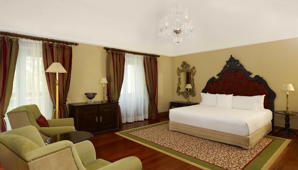 Фото Convento do Espinheiro, Historic Hotel & SPA