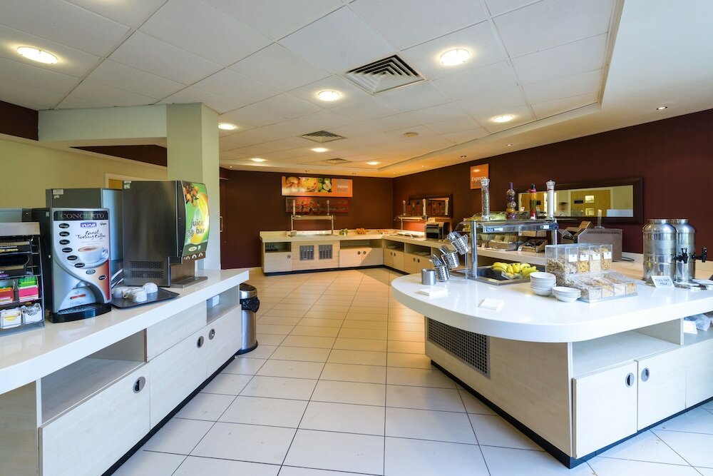 Фото Holiday Inn Express London Stansted Airport, an Ihg Hotel
