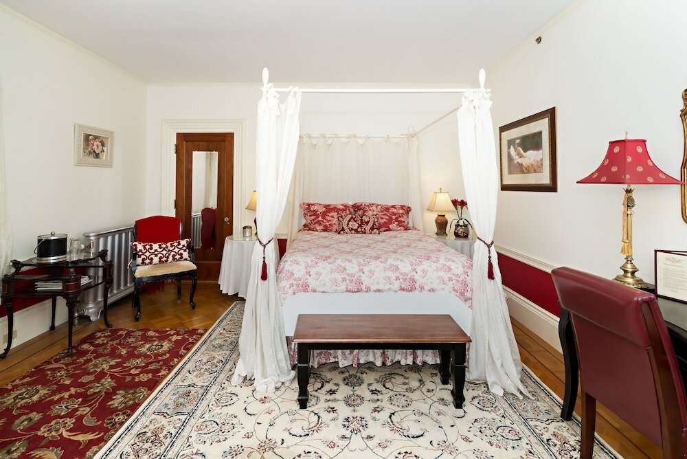 Фото The Silver Fountain Inn