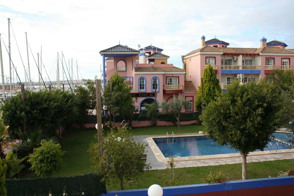 Фото Apartamentos Marina Internacional