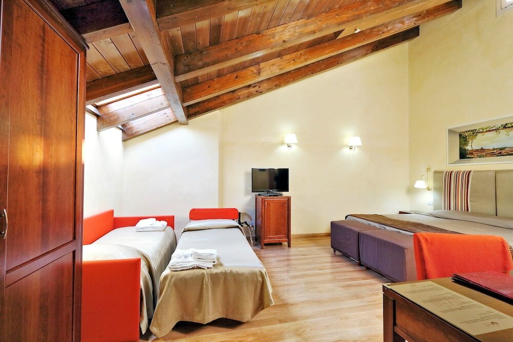 Фото Hotel Camelia