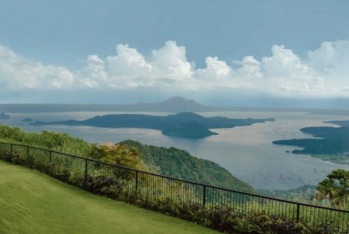 Внешний вид отеля Taal Vista Hotel в Тагайтае, фото 3