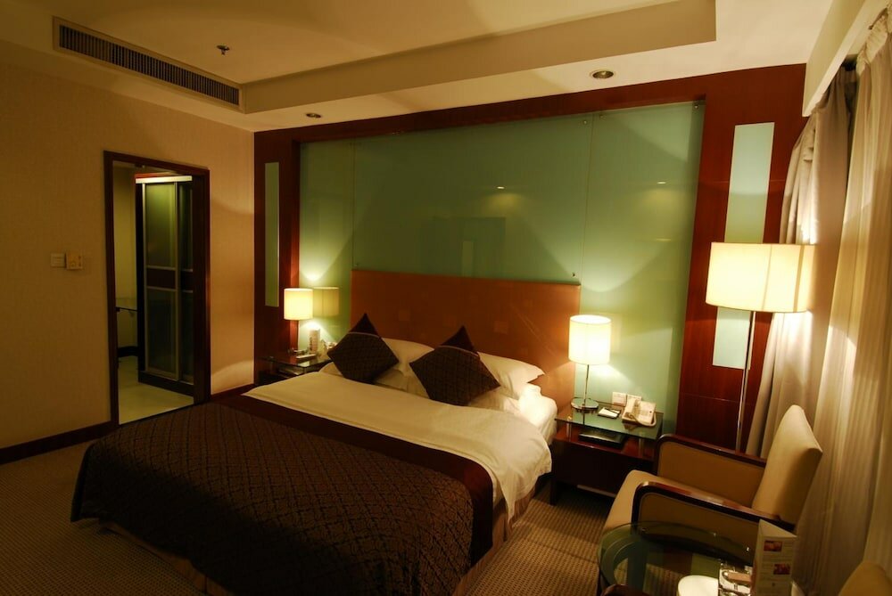 Фото Jinling Jingyuan Plaza