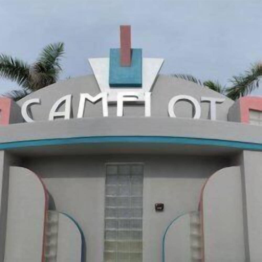 Фото Camelot Beach Suites