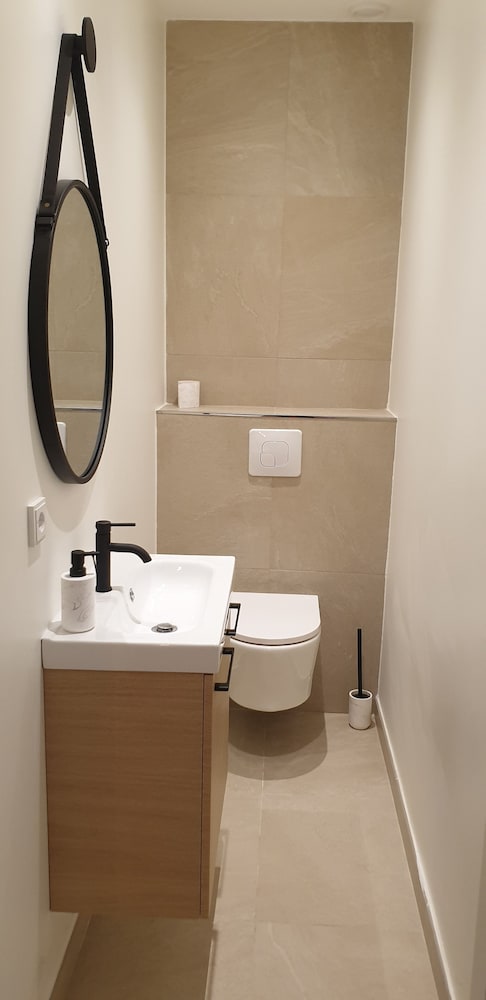 Фото Large Art Deco Flat 100m2 in City Center - Parking