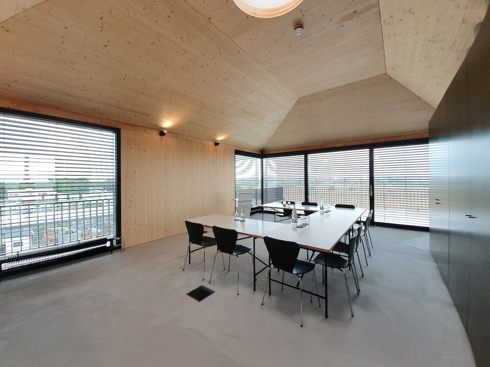 Фото Elferrooms Hotel