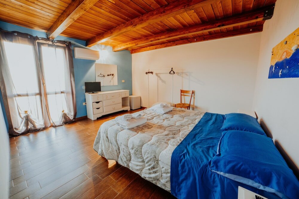 Фото Stone House