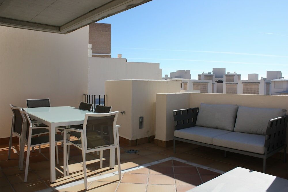 Фото 3 Bedroom Apartment With Private Pool