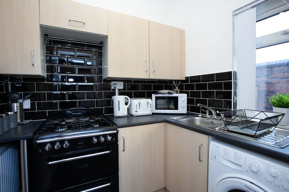 Фото Salford House