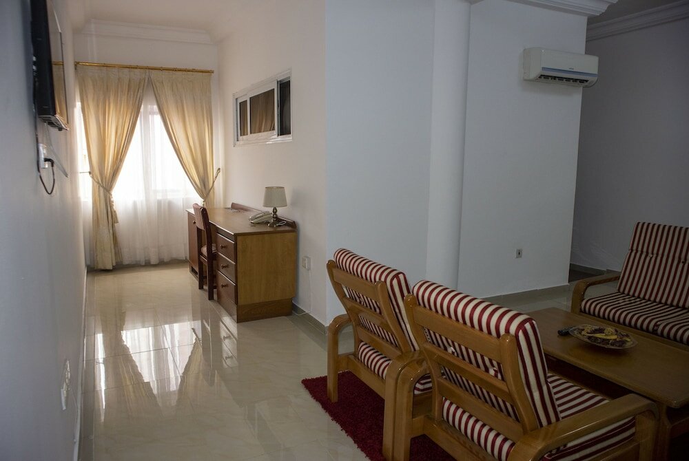 Фото His Majesty's Hotel and Apartments