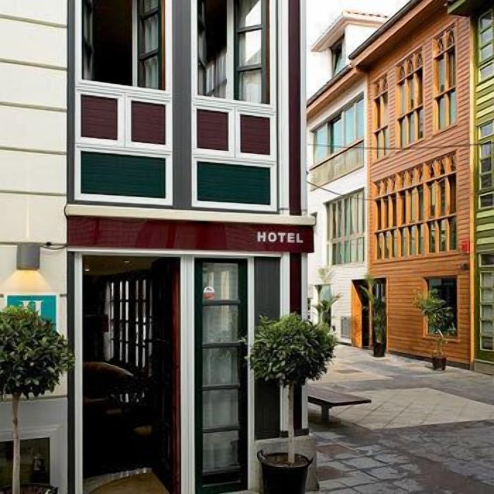 Фото отеля 1