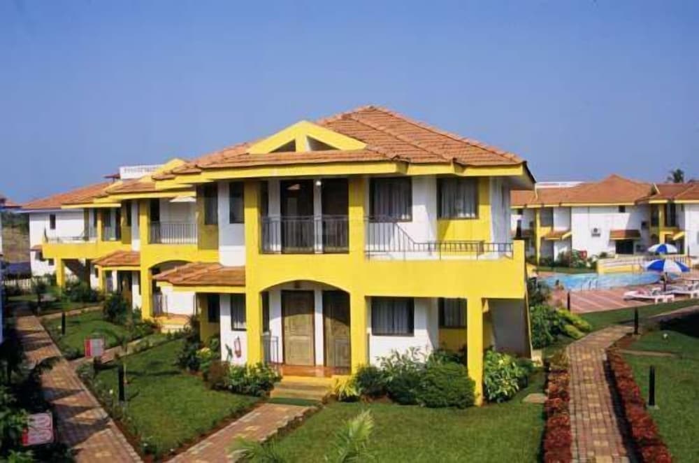 Фото Regenta Baywatch Resort Goa