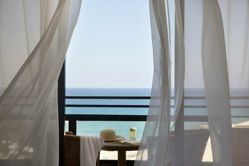 Гостиница Venus Beach Hotel Paphos на Кипре
