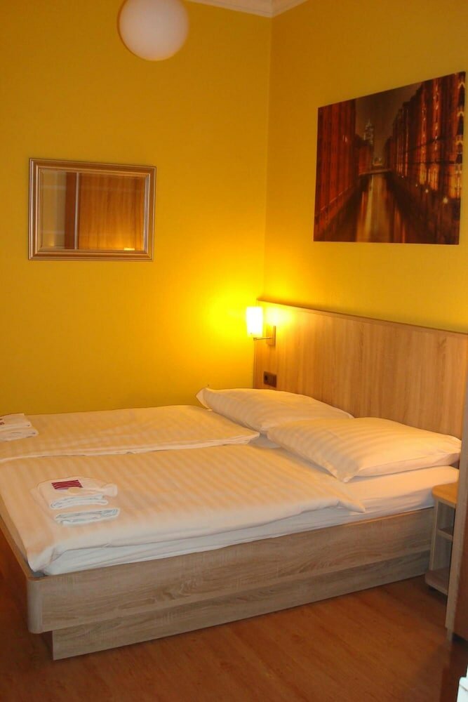 Фото Hotel-Pension Kieler Hof