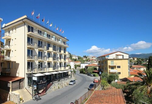 Гостиница Piccolo Hotel в Диано-Марине