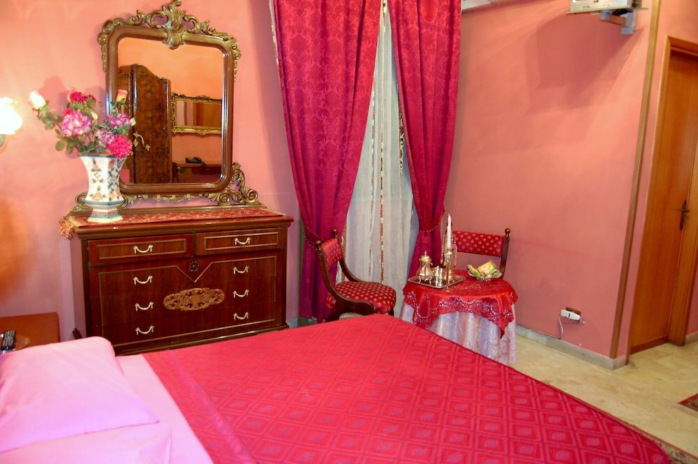 Фото Hotel Alessandra