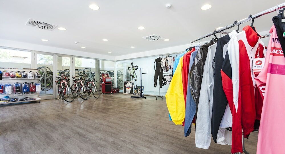 Фото Hoposa Apartamentos Montelin